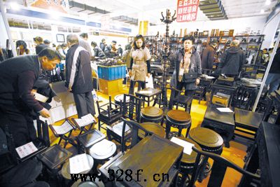 选购红木家具最有效方法:注意产品明示标志与产品实际用材