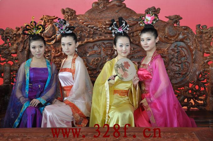 万千粉黛 古色古香(大涌红木展名优产品美女秀)