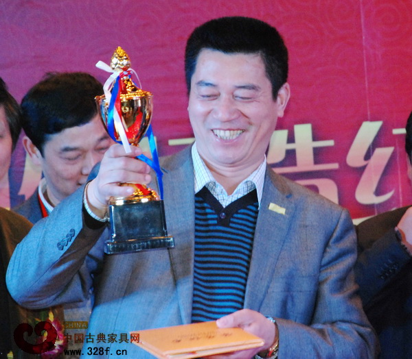 新明红当选2010年最具影响力的中国红木家具十大品牌