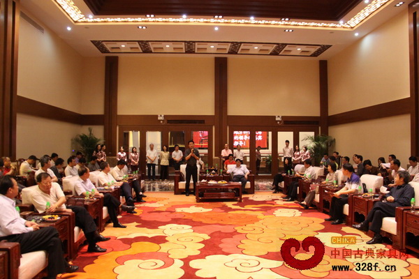 广东省地方科协主席走访大涌红木家具企业