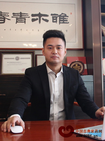 东阳市苏阳红红木家具有限公司总经理吴春飞