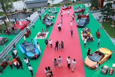 首届国寿红木工厂直购节“跨界融合”火爆全场
