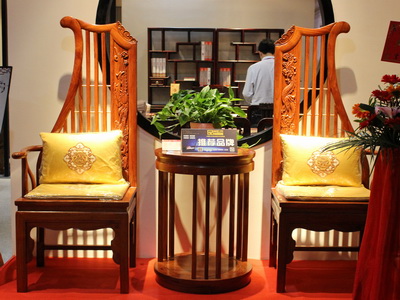 龙博士家具获新古典红木家具金奖 展厅全新升级