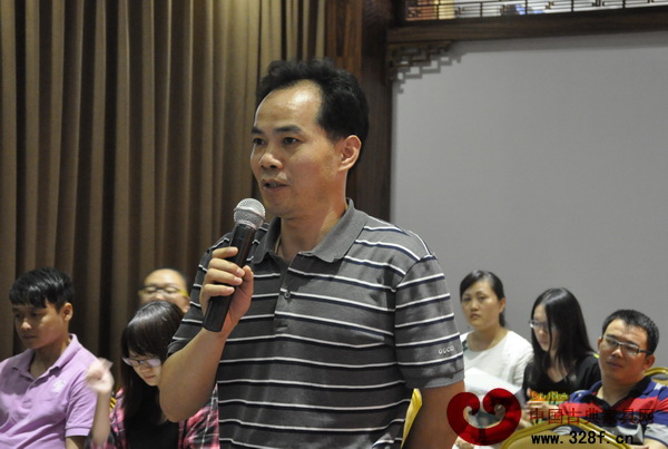 中山市大涌镇党委书记黄红全发表讲话 中山市大涌镇党委书记黄红全发表讲话