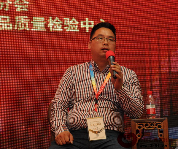 王向东(浙江省东阳市黄派木雕研究所所长) 王向东(浙江省东阳市黄派木雕研究所所长)
