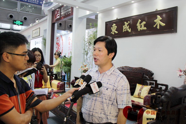 东成红木董事长张锡复接受多家媒体采访 东成红木董事长张锡复接受多家媒体采访