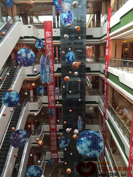东成红木旗舰店位于意凡家世界五楼 东成红木旗舰店位于意凡家世界五楼
