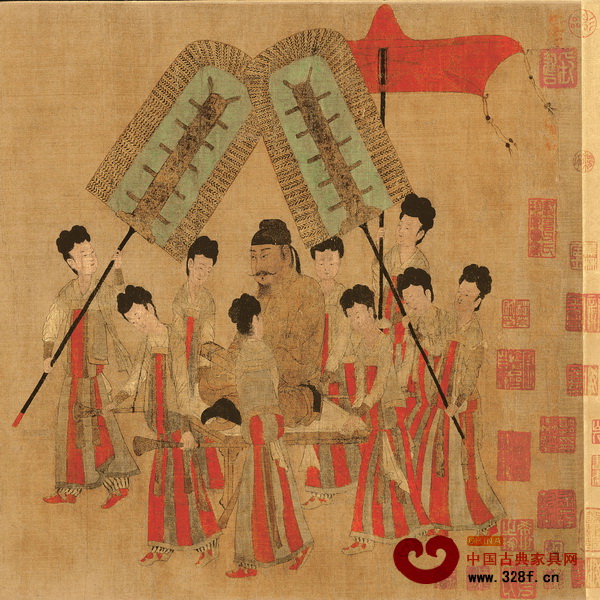 皇帝出巡时,两边宫女手执宫扇,显示天子至尊地位(阎立本《步辇图》) 皇帝出巡时,两边宫女手执宫扇,显示天子至尊地位(阎立本《步辇图》)