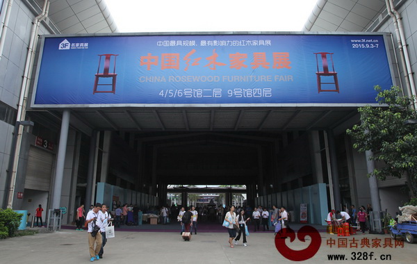 红木家具成为东莞名家具展的焦点,超60家品牌红木家具企业参与这场盛会 红木家具成为东莞名家具展的焦点,超60家品牌红木家具企业参与这场盛会