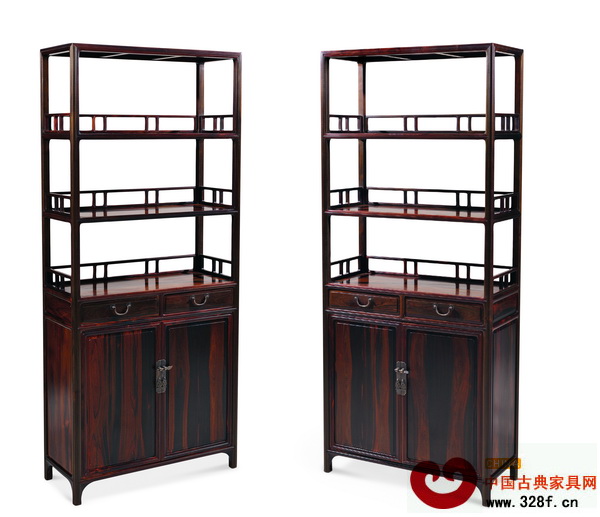 鲁班木艺代表作《四平书柜》曾在拍卖会上被红木家具爱好者当场拍下 鲁班木艺代表作《四平书柜》曾在拍卖会上被红木家具爱好者当场拍下