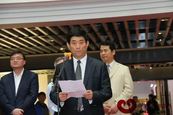 中国家具协会理事长朱长岭在东阳红博会开幕式上致辞