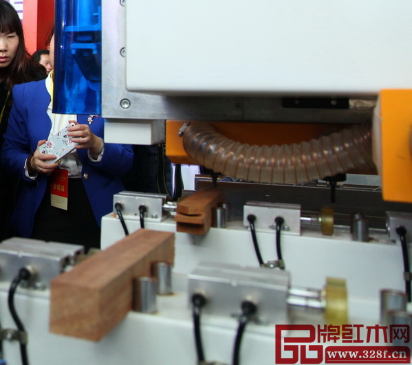 用技术提高红木家具生产效率 用技术提高红木家具生产效率