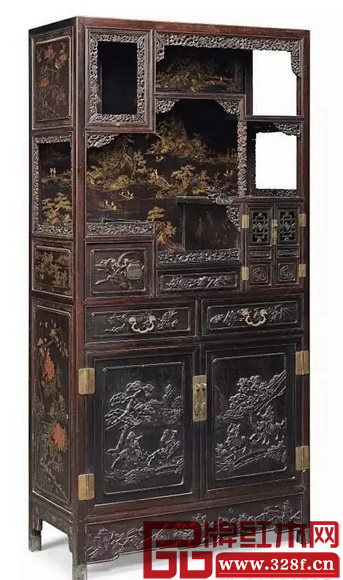 清十八/十九世紀的大漆描金紫檀及硬木多寶閣则拍出120100英磅的高价 清十八/十九世紀的大漆描金紫檀及硬木多寶閣则拍出120100英磅的高价