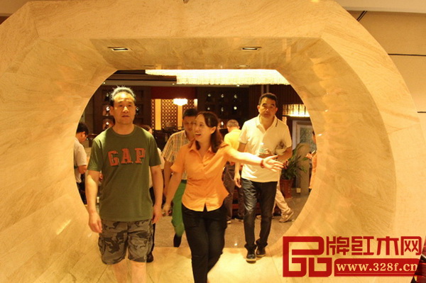 云南省人民政府党组成员高树勋一行参观红古轩 云南省人民政府党组成员高树勋一行参观红古轩