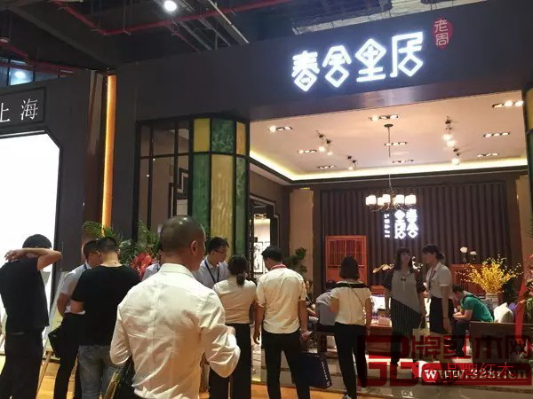 上海老周红木携手旗下欧式红木家具“周家公馆”和新海派·新中式“春舍里居”两大品牌亮相上海家博会 上海老周红木携手旗下欧式红木家具“周家公馆”和新海派·新中式“春舍里居”两大品牌亮相上海家博会