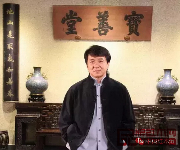 国际影星成龙收藏紫檀木已多年,珍藏的紫檀木价值已过数亿元 国际影星成龙收藏紫檀木已多年,珍藏的紫檀木价值已过数亿元