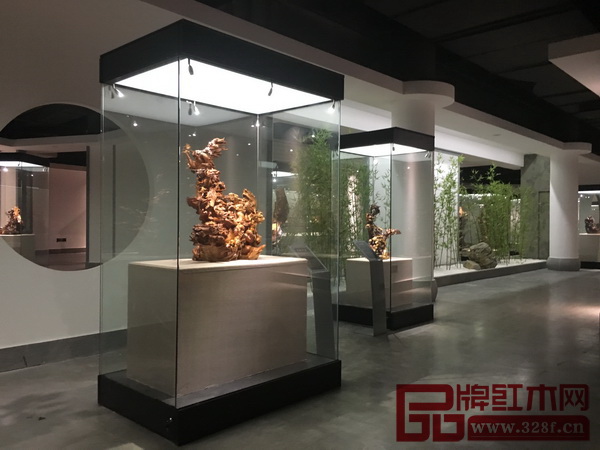 馆内展览了数千件具有文化价值的珍奇物品 馆内展览了数千件具有文化价值的珍奇物品