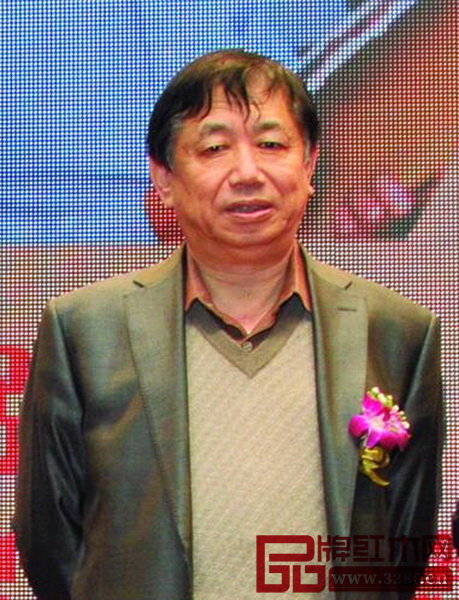 全国工商联执委、全国工商联民间文物艺术品商会会长、全联艺术红木家具专委会会长宋建文 全国工商联执委、全国工商联民间文物艺术品商会会长、全联艺术红木家具专委会会长宋建文