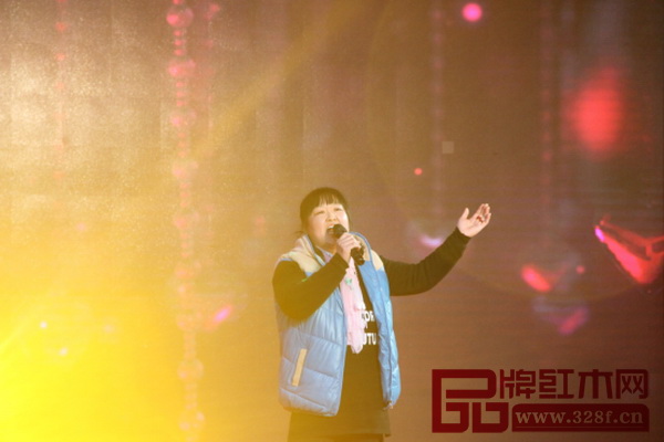 明堂红木员工演唱歌曲 明堂红木员工演唱歌曲