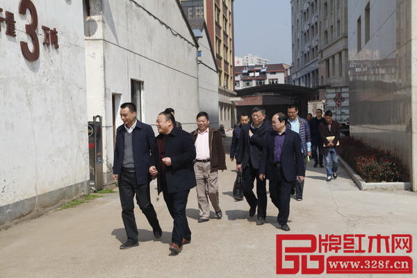 蒋副市长一行参观万家宜工厂 蒋副市长一行参观万家宜工厂