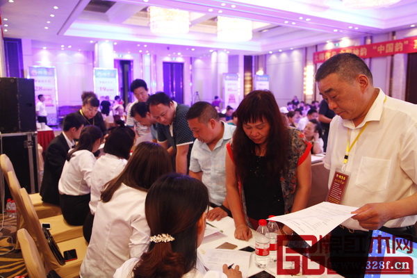 订货会现场异常火热 订货会现场异常火热