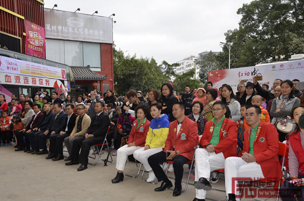 万盛宇红木“红色行动”开幕式现场 万盛宇红木“红色行动”开幕式现场