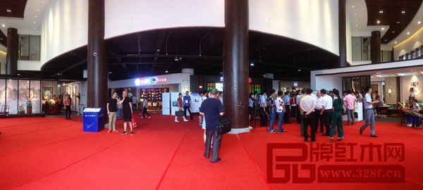 中山红博会展会面积达3万平方米,主展馆设在红博城四首层会展中心 中山红博会展会面积达3万平方米,主展馆设在红博城四首层会展中心