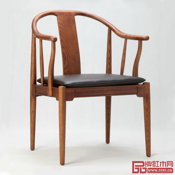  丹麦设计师汉斯·魏格纳借鉴明式家具圈椅设计的“China-Chair”