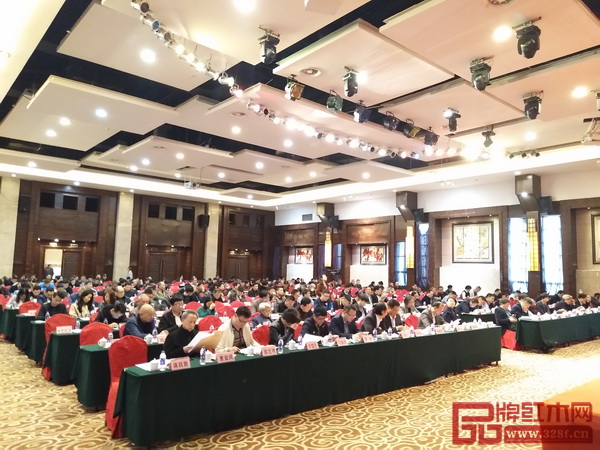 东阳市红木家具行业协会第二届第四次会员代表大会隆重召开 东阳市红木家具行业协会第二届第四次会员代表大会隆重召开