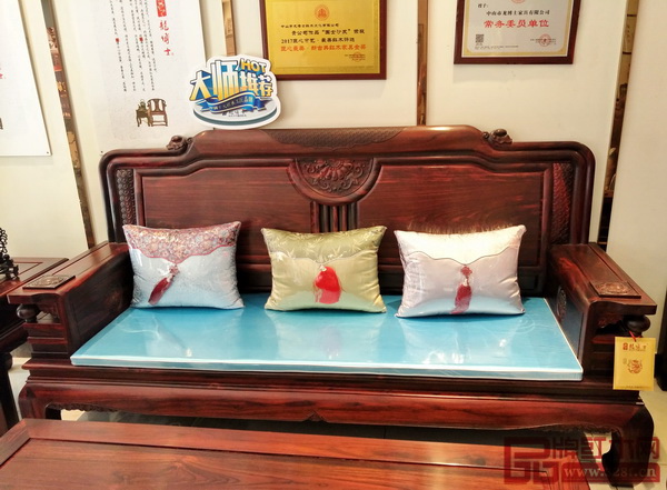 龙博士家具《博越沙发》整体搭配大气典雅 龙博士家具《博越沙发》整体搭配大气典雅