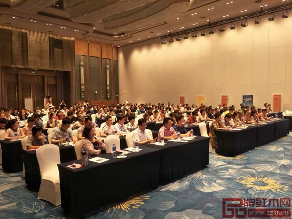 中信红木2018年全国经销商大会暨“前言”品牌发布会现场 中信红木2018年全国经销商大会暨“前言”品牌发布会现场
