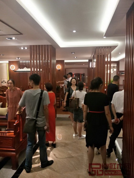 杭州金华商会成员来纯本森活新展厅参观 杭州金华商会成员来纯本森活新展厅参观