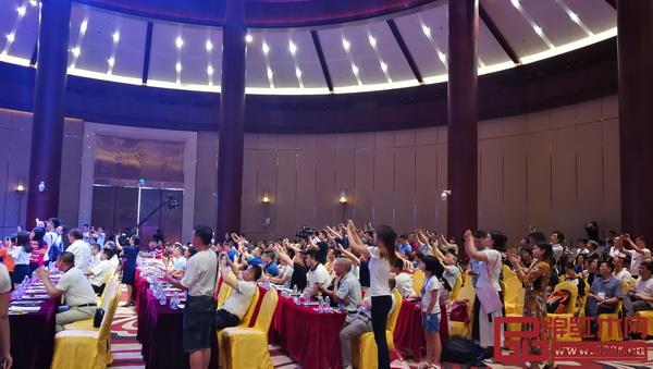 2018中国(中山)新中式红木家具展开幕式现场人气爆棚 2018中国(中山)新中式红木家具展开幕式现场人气爆棚