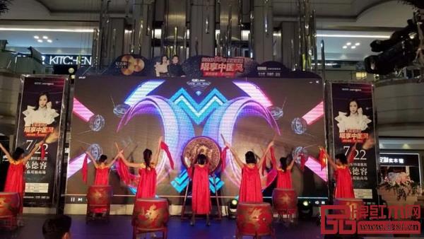 现场精彩的表演画面 现场精彩的表演画面