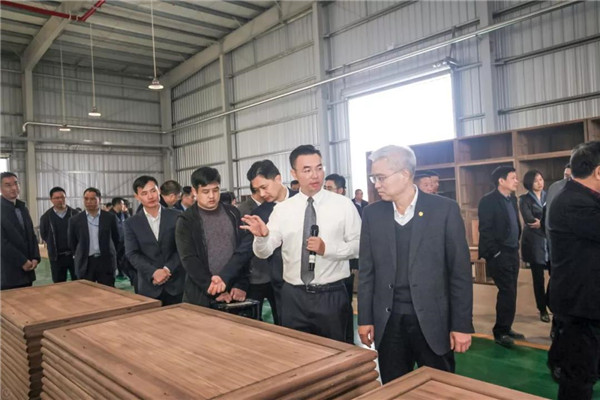 荆州市委书记、监利县委书记莅临国寿红木湖北工厂调研