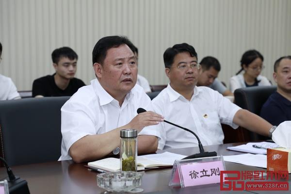 东阳人大常委会副主任徐立刚发言 东阳人大常委会副主任徐立刚发言