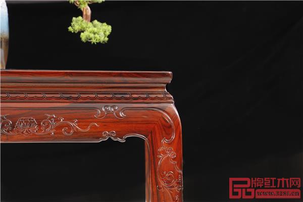 古森红木家具色泽亮丽,线条优美 古森红木家具色泽亮丽,线条优美