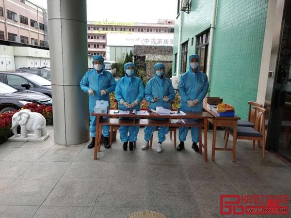 戴为红木相关工作人员做好安全防护 戴为红木相关工作人员做好安全防护