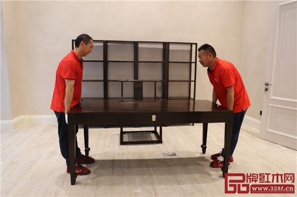 明堂红木搭建完整上宾服务体系.jpg 明堂红木搭建完整上宾服务体系.jpg