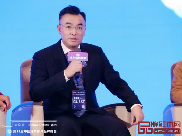 国寿红木副董事长陈淦凡在2020中国红木家具品牌论坛上作分享 国寿红木副董事长陈淦凡在2020中国红木家具品牌论坛上作分享