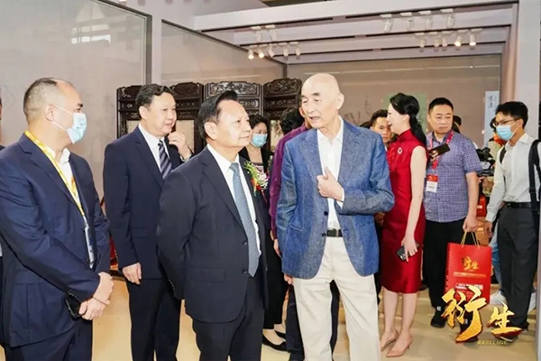 泰和园当代君子系列亮相北京红木文化博览会