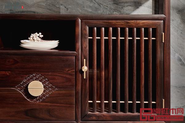 闲适红木•黑酸枝新中式《旭日餐边柜》细节图 闲适红木•黑酸枝新中式《旭日餐边柜》细节图
