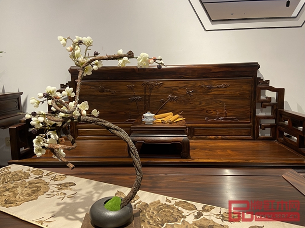 祥瑞坊红木红博城体验店展厅内部 祥瑞坊红木红博城体验店展厅内部