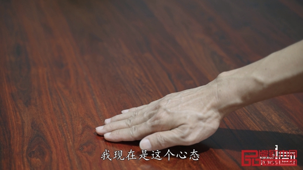 波记紫檀馆坚持无上色、无上漆、无上蜡,将木材的天然之美发挥到极致 波记紫檀馆坚持无上色、无上漆、无上蜡,将木材的天然之美发挥到极致