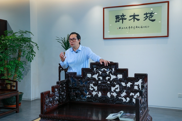 蒋念慈解读北京保利拍卖同款宝座——醉木苑《紫檀卷草纹宝座》