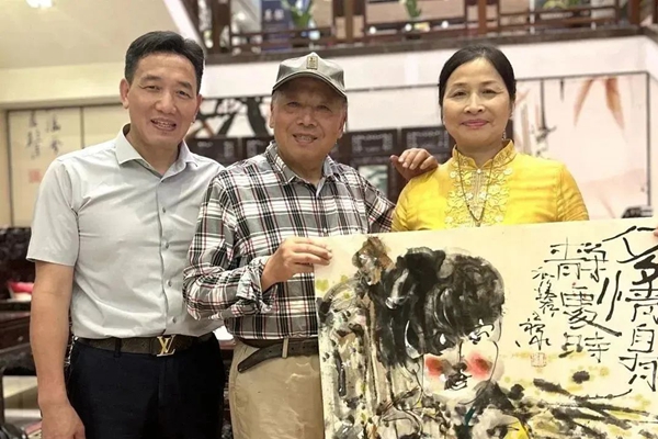 国方家居：“笔墨交流，文化赠礼——杜世禄教授亲临，助力企业文化建设