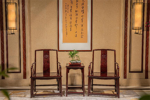 扇面南官帽椅(小叶紫檀) 扇面南官帽椅(小叶紫檀)