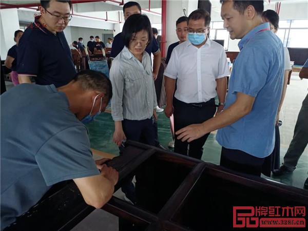喜迎红红木 喜迎红红木