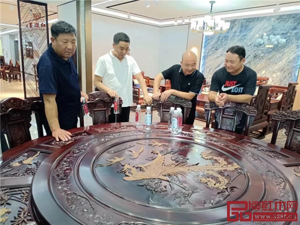 喜迎红红木 喜迎红红木