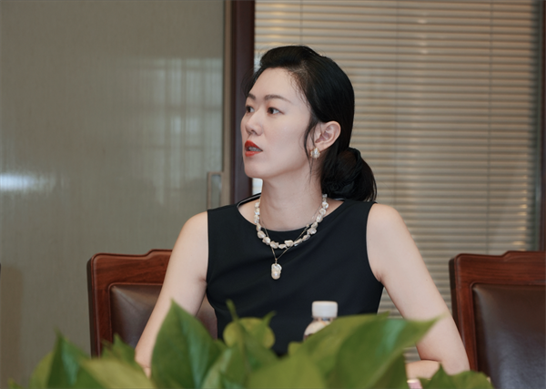 中国建筑装饰协会设计分会唐婉灵主任 中国建筑装饰协会设计分会唐婉灵主任